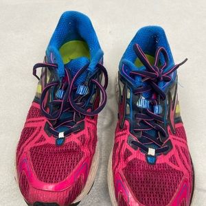 Brooks woman’s running shoe size 8